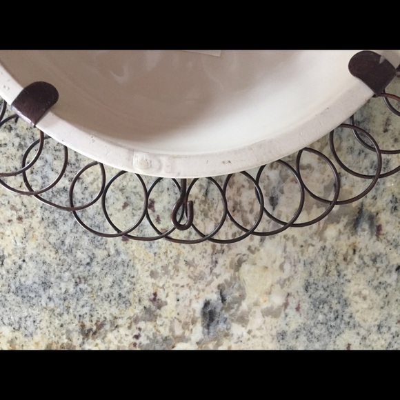 ROUND HIGH QUALITY WALL DECOR - NEW! - Picture 4 of 5